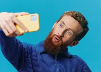 How to Analyze Ads That Make You Stop Scrolling — and Apply Them to Your Own Offers