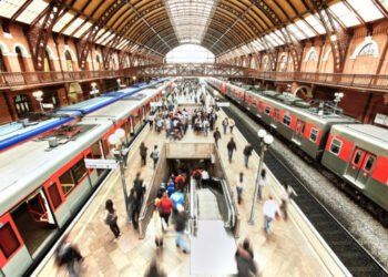 Enabling MaaS Through a Distributed IoT Data Fabric, Fog Computing and Network Protocols