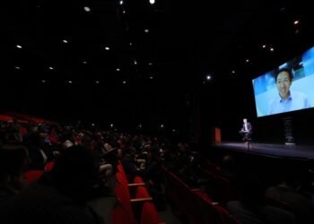 ‘Sandbox first’: Andrew Ng’s blueprint for accelerating enterprise AI innovation