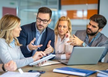 How Best Answer Content Strategy Wins B2B Buying Committees – TopRank® Marketing