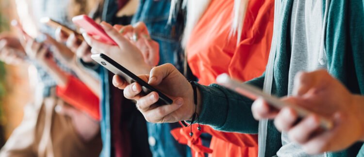 Strategic Messaging in a Distracted World: Winning the Battle for Attention