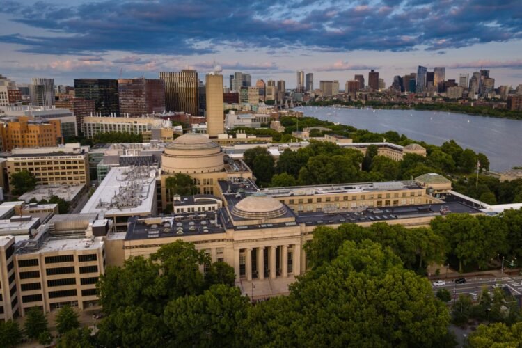 MIT Department of Economics to launch James M. and Cathleen D. Stone Center on Inequality and Shaping the Future of Work | MIT News