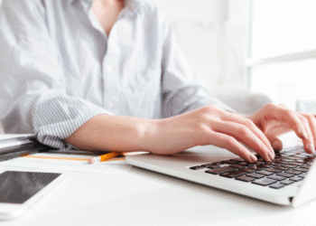 8 Easy Ways to Send Texts From A Computer (No Phone Needed)