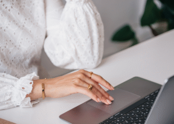 Lead Nurturing KPIs: Metrics That Drive B2B Growth