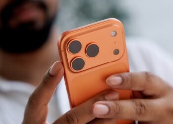 Your iPhone is better at stopping scams thanks to iOS 26