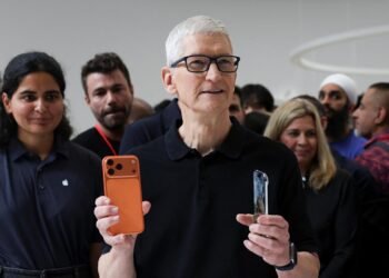 US labor board drops allegation that Apple’s CEO violated employees’ rights