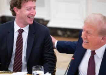 Tech leaders take turns flattering Trump at White House dinner
