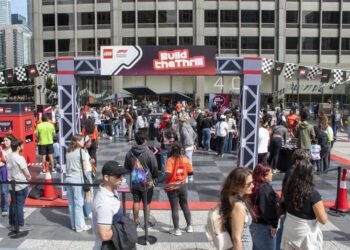 Lego Revs up F1 Fans with a Multicity ‘Off Track’ Activation