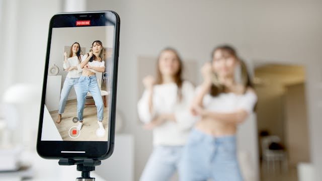 How to Use Influencer Marketing to Sell Skincare Products