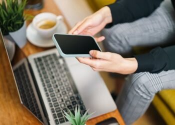 5 Ideas for Reaching Show Choir Directors on Social Media