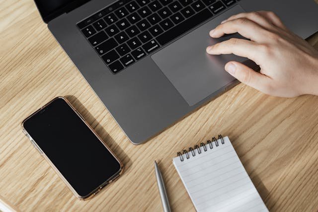 A Doctor’s Guide to Sharing Clinical Trial Breakthroughs on Social Media