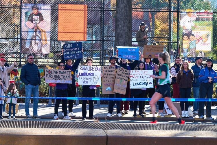 Inside Openigloo’s Guerrilla Strategy at the 2025 NYC Marathon