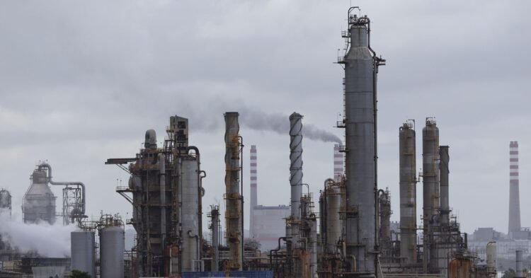 Trump Wants Venezuela’s Oil. Getting It Might Not Be So Simple