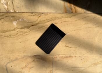 These AI notetaking devices can help you record and transcribe your meetings