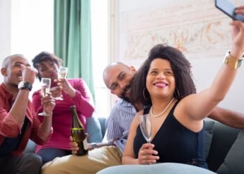 Does Social Media Glamorize Drugs and Alcohol?