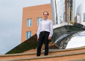 Antonio Torralba, three MIT alumni named 2025 ACM fellows | MIT News