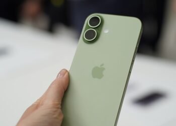 A new RCS update could connect iPhone and Android video calls, someday