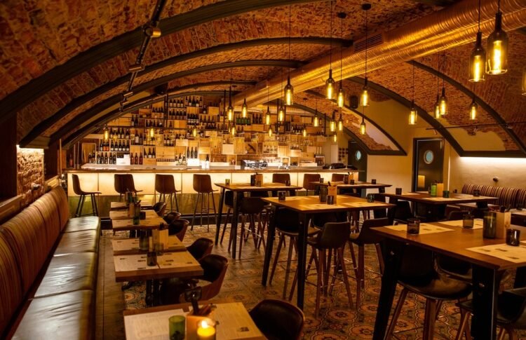 AI Changes Restaurant Marketing: Four Shifts That Deliver Results