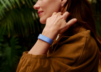 Google’s taking a big swing at AI health with the Fitbit Air