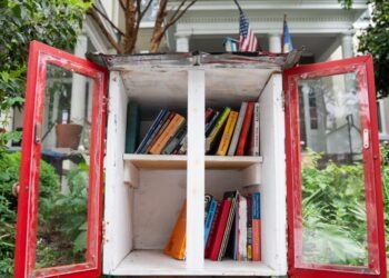 Is it possible to tell if a book is written by AI?