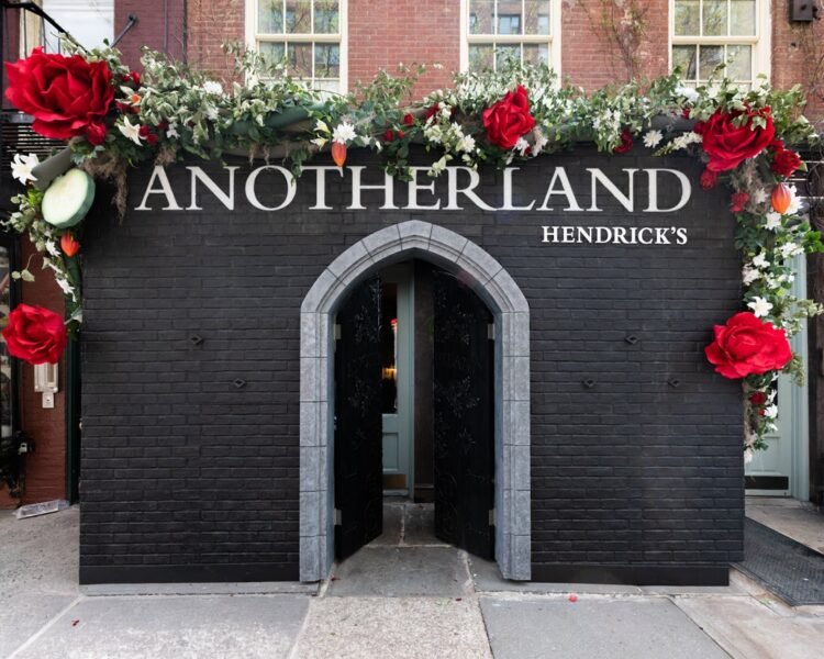 Hendrick’s Anotherland is a Theatrical Spectacle Built for Exploring