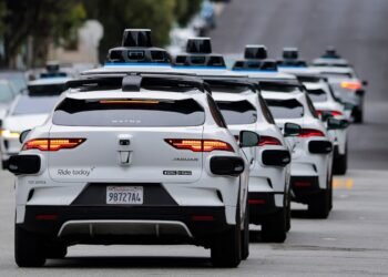 Waymo says San Francisco service has resumed after one-hour pause