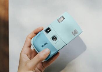 The Kodak EC35 Is A Pocketable, Beginner-Friendly 35mm Film Camera