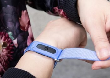 Your Fitbit data can now connect directly to Apple Health