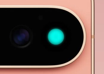Pixel 11 Pro HiLight: Stay updated, screen-free