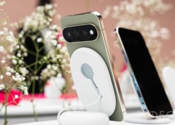 Official Pixel 11 wireless charger stand drops to lowest-ever $35