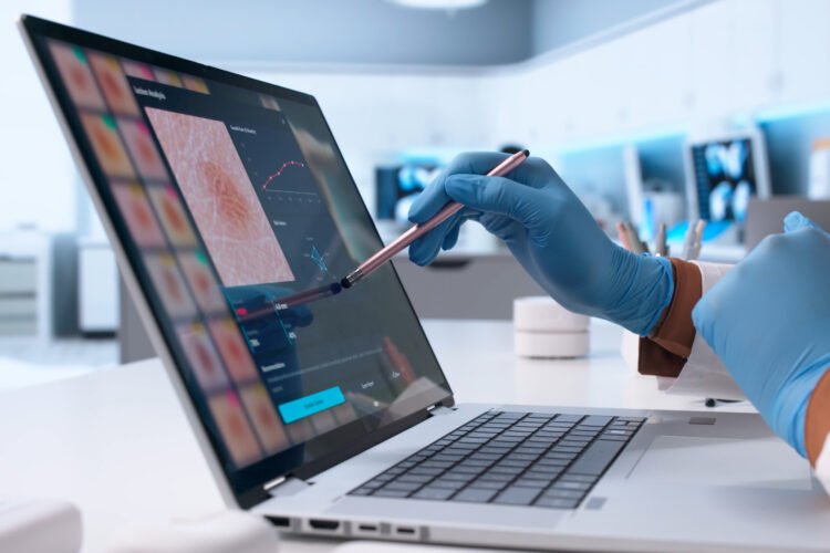 The benefits of medical AI assistance vary based on user expertise | MIT News