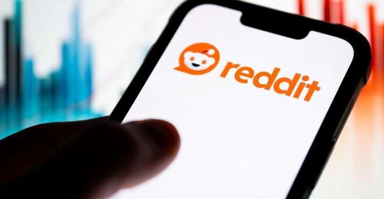 How Reddit moderators are trying to protect the platform from AI spam
