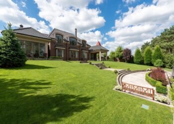 Why Landscaping Wins at Visual Social Media Marketing