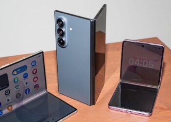 Here’s Samsung’s Advice for Apple and Its Upcoming Folding iPhone